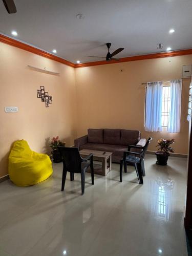 Tiruvannamalai House | Entire 2BHK and a garden parking