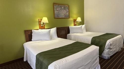 Warner Robins Hotel | Executive Inn