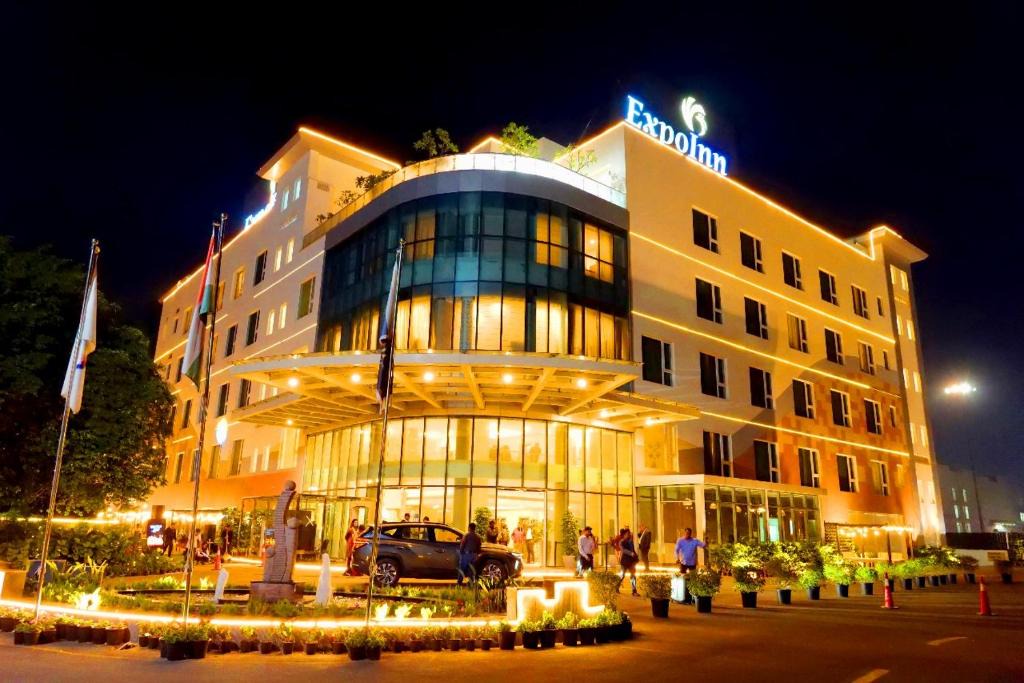 Greater Noida Hotel | ExpoInn Suites and Convention