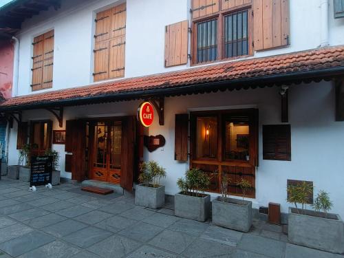 Kochi Hotel | Ezekiel House Residence