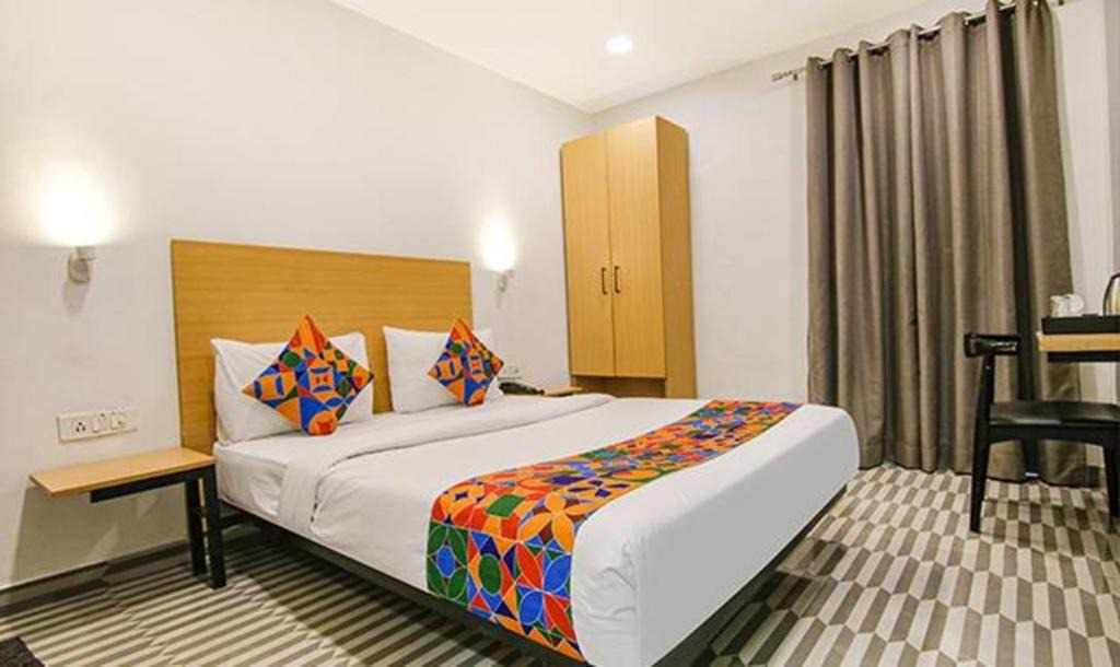 New Delhi Hotel | FabHotel CH House