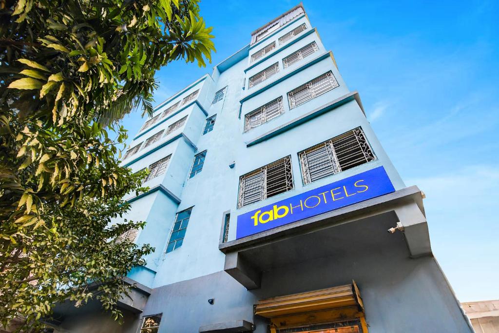 New Town Hotel | FabHotel Love Birds Chinar Park
