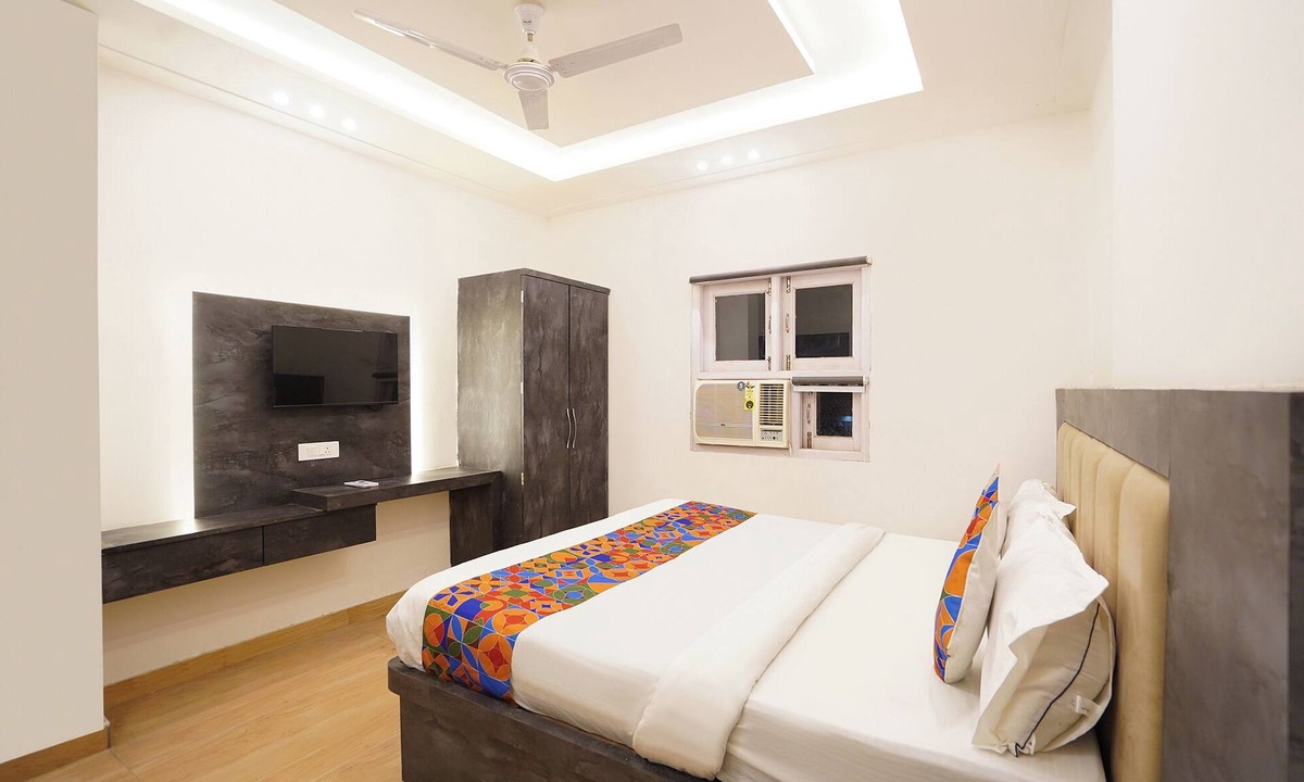 Kakarmatha Hotel | Fabhotel Roomers