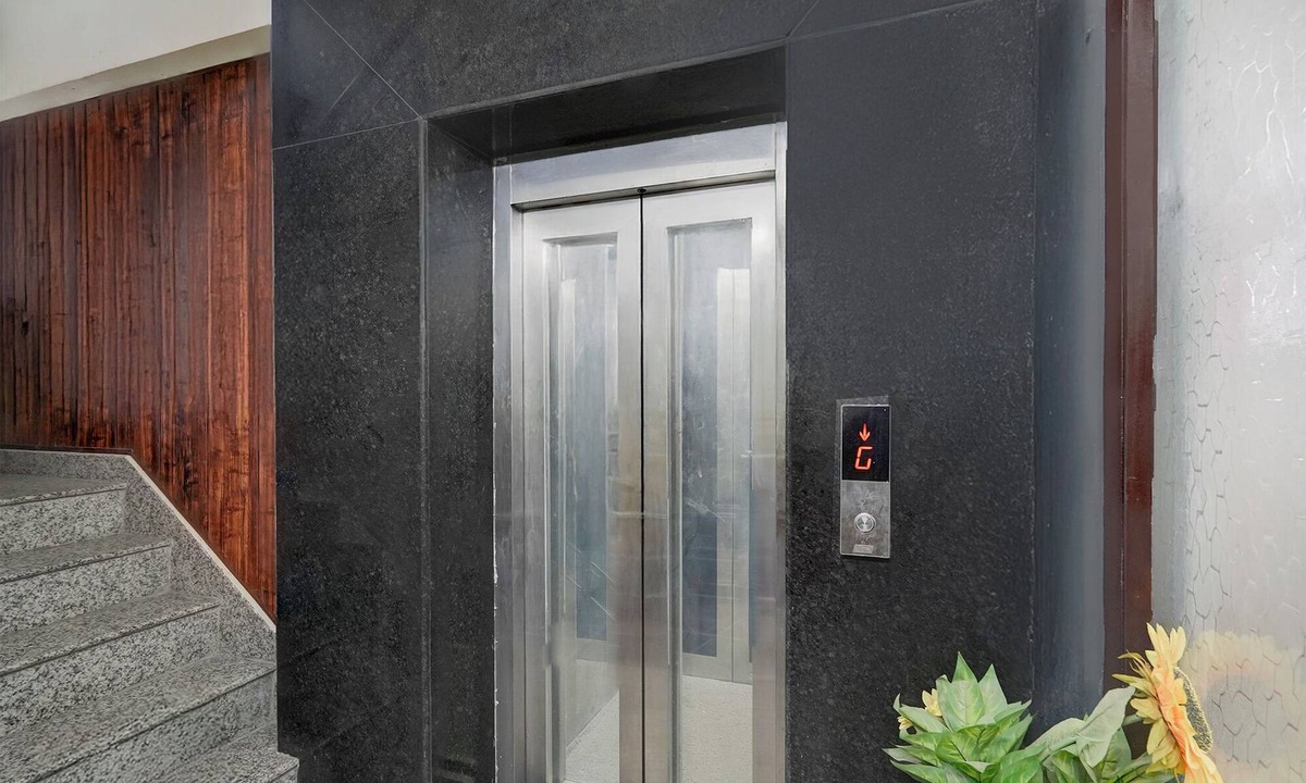 Sector 70 Hotel | Fabhotel Rush Residency