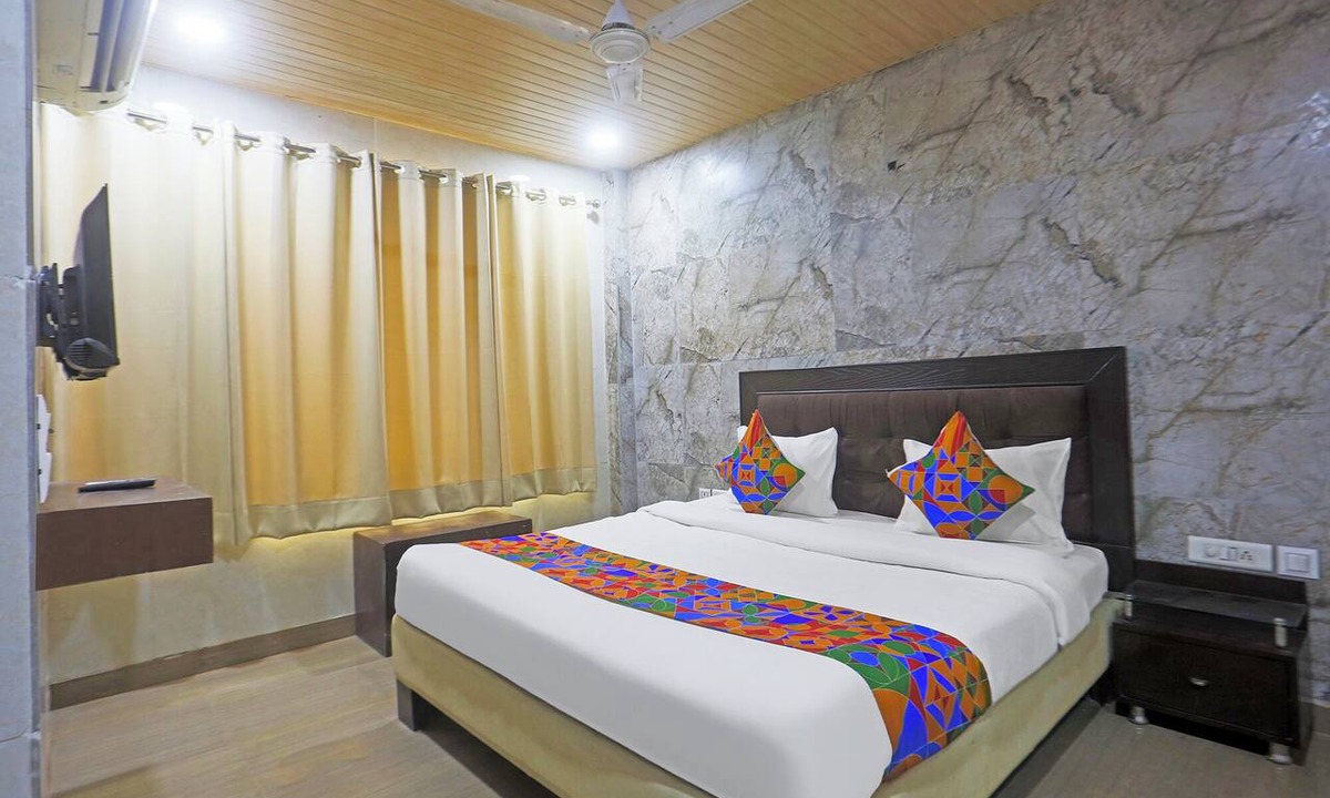 Kalkaji Hotel | FabHotel Trish The Gera
