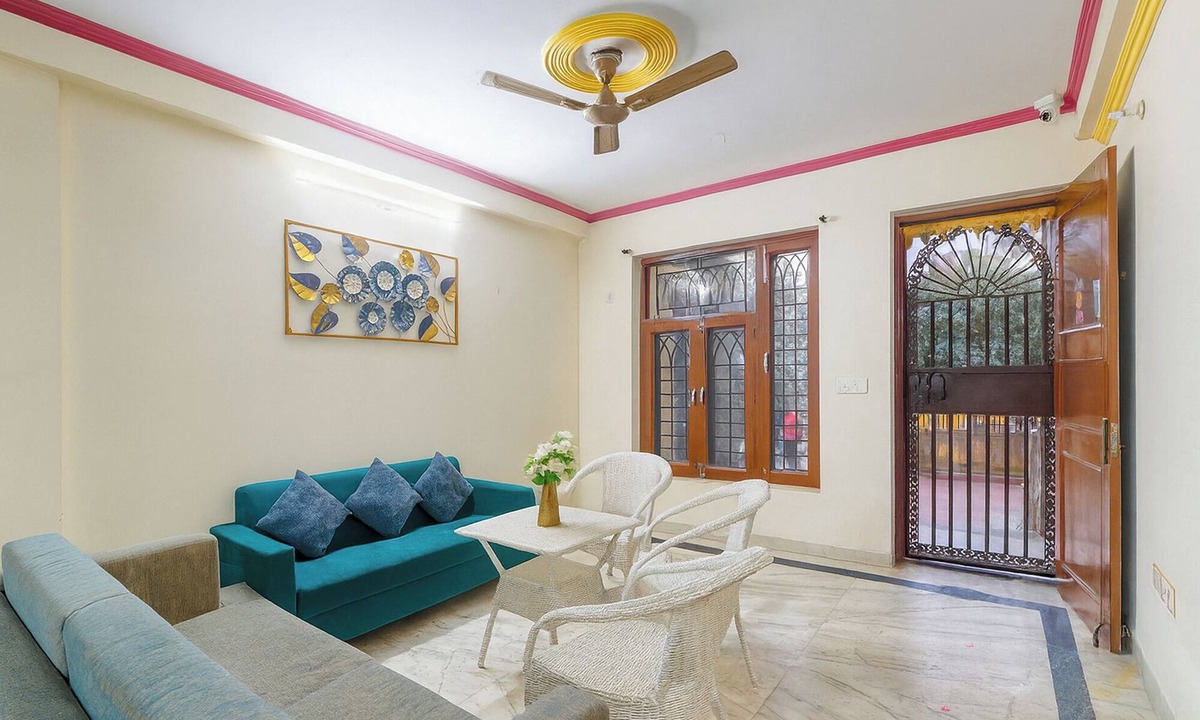 DLF Phase 5 Hotel | Fabhotel Uk House Residency