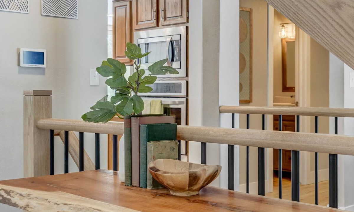 Monument House | Falcons Overlook