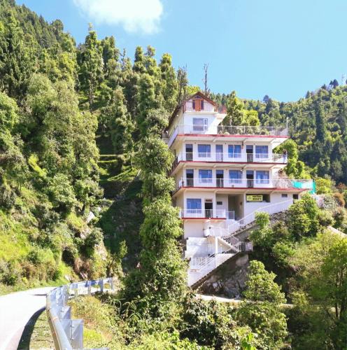 Dalhousie House | FORTUNE HEIGHTS HOMESTAY- Best Forest view & Peaceful surrounding