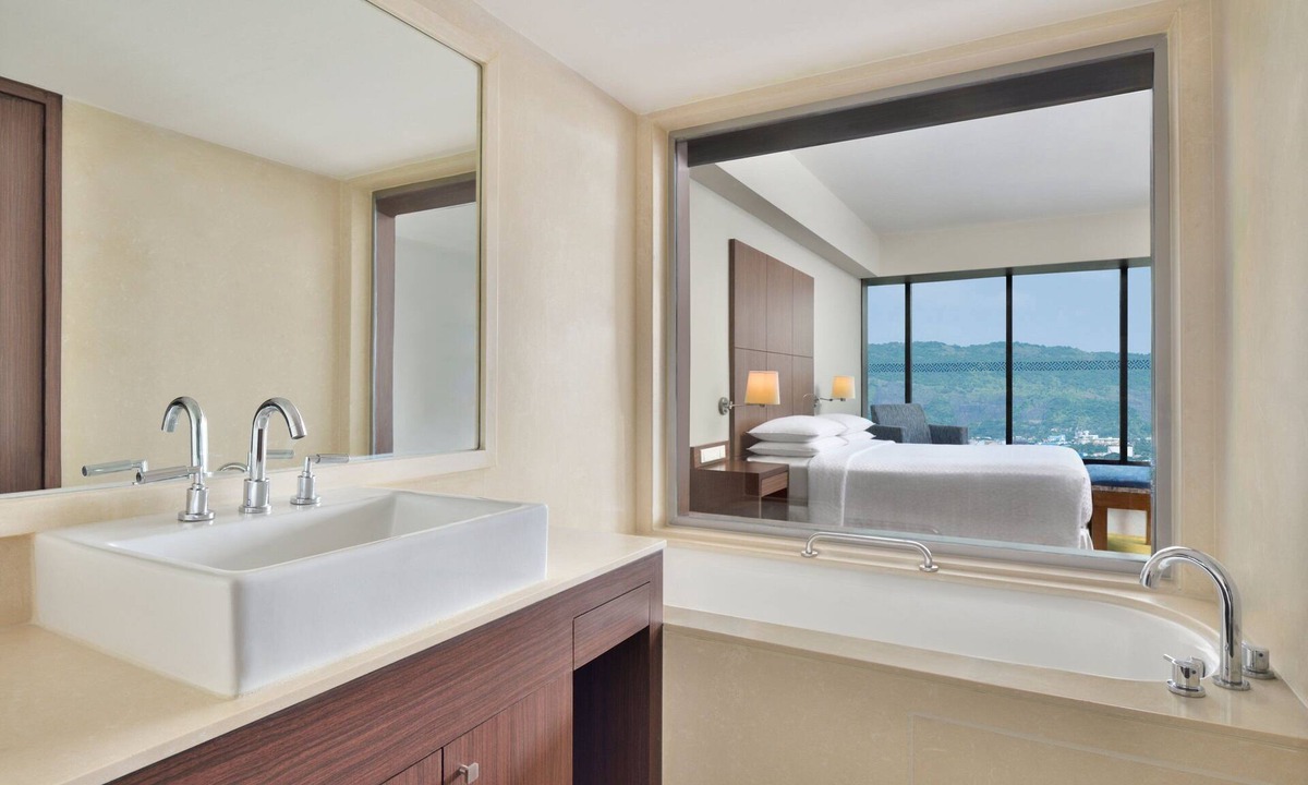 Vashi Hotel | Four Points by Sheraton Navi Mumbai, Vashi