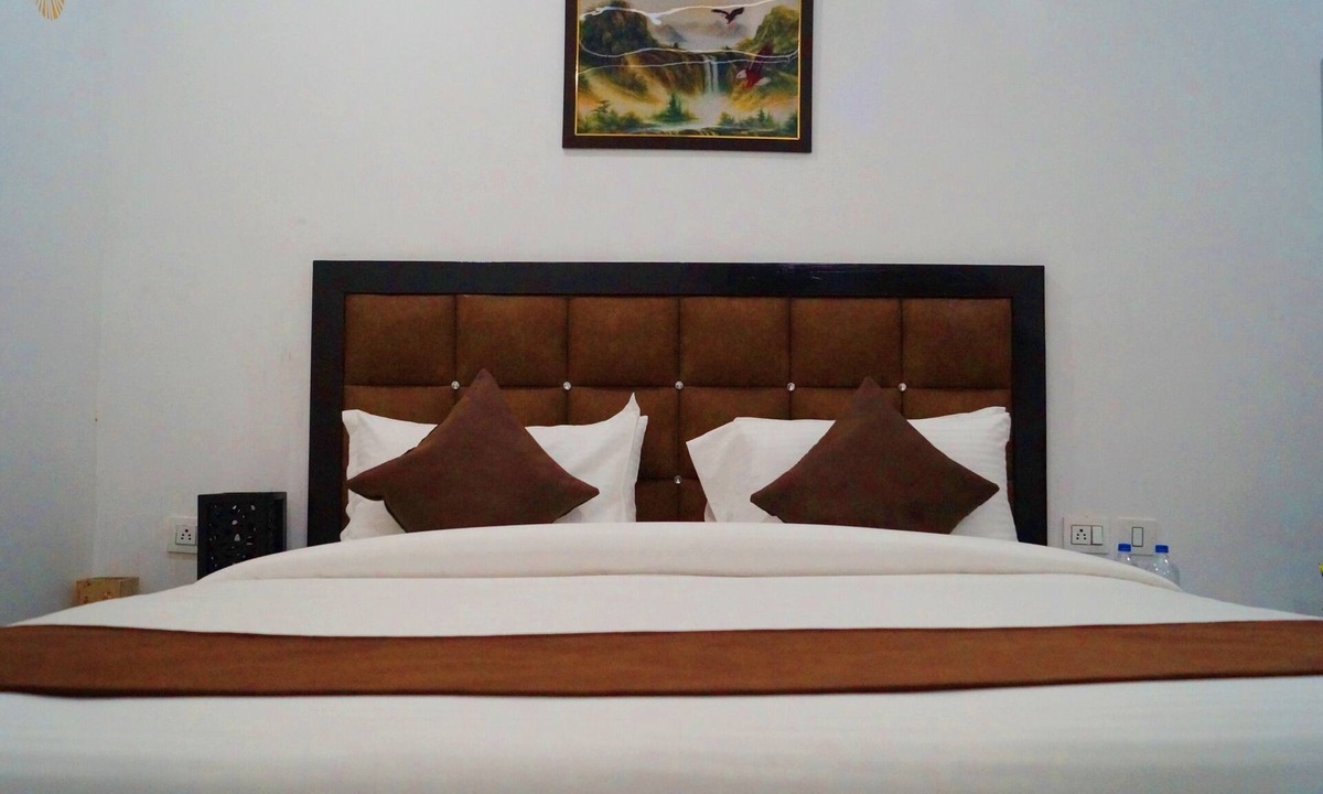 Garhmukteshwar Hotel | Ganga Village Resort