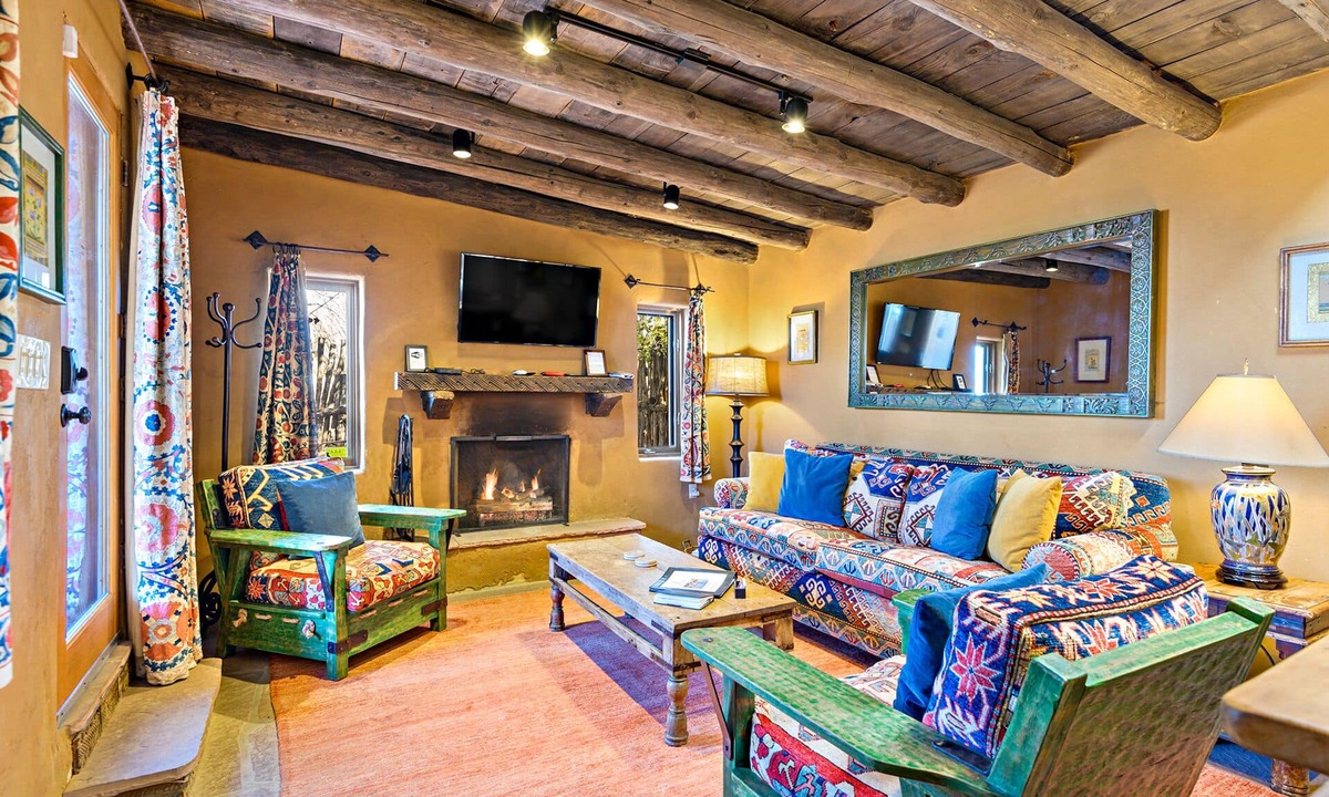 Historic Eastside House | Genuine Santa Fe Work of Art | Near Canyon Rd | Patio | 2 Masters