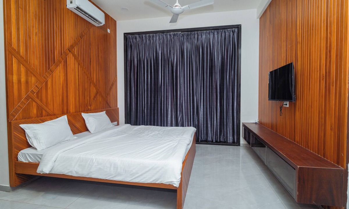 Vadanemelli Villa | Gorgeous Farm Stay on ECR, Private Pool & Serene Getaway
