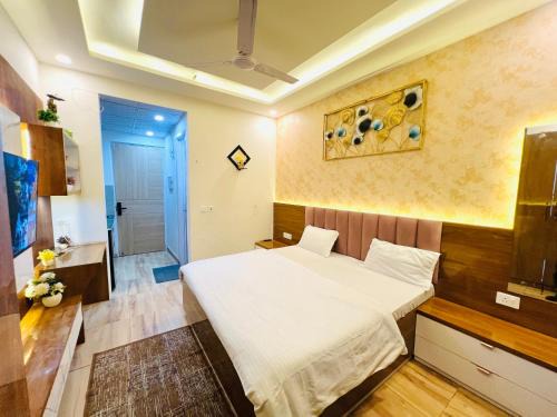 Greater Noida Apartment | Gr Noida Stay & BNB