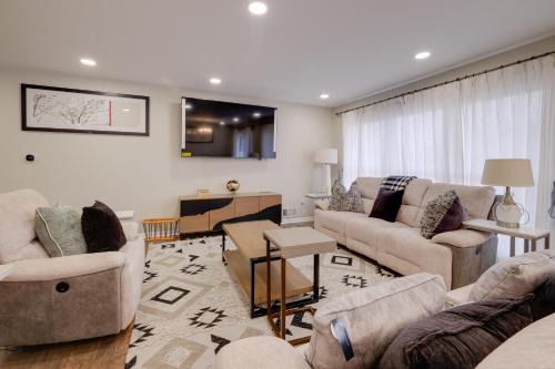 Goddard Apartment | Great for Gatherings! Modern Lanham Duplex