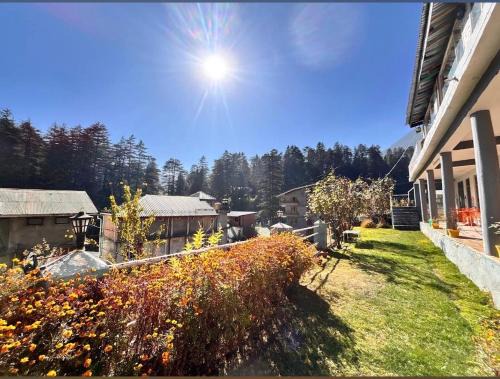 Old Manali Bed & Breakfast | Green forest BnB and cafe