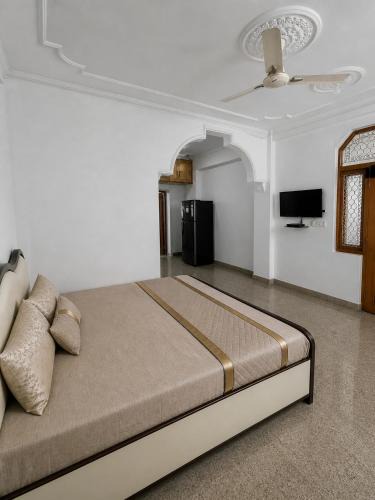 Delhi Apartment | Hafsa's Home Stay Premium and Affordable