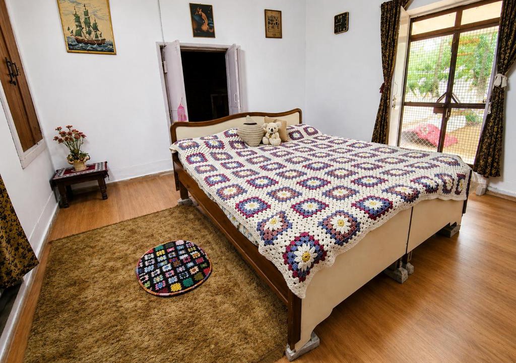 Jhansi House | Heritage Private Room in a Bungalow,WiFi,Kitchen