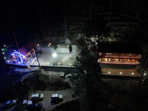 Almora Hotel | Hidden Mountain Resort