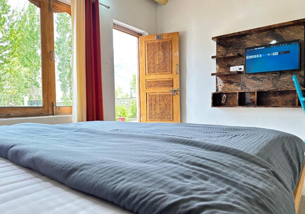 Hunder House | Hill view residential