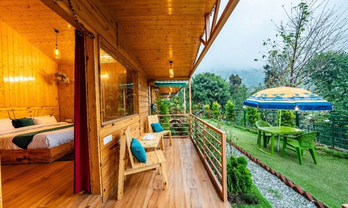 Naina Range Hotel | Hilltop Cottage Pangot
