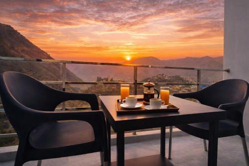 Mussoorie Hotel | Hollywood Spring Resort, Mussoorie - #Scenic Mountain View #Parking #Restaurant #Balcony #Top Rated #Most Awarded #Spacious Rooms #Guest Preferred