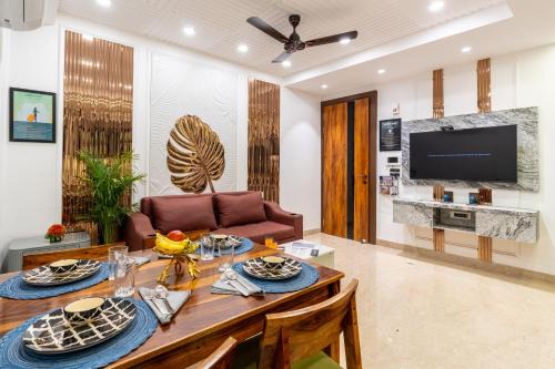Vasant Kunj Apartment | Homlee-Gold Star 3BHK-Lift-Parking-Vasant Kunj-20 Mins Airport