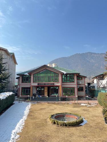 Srechan Hotel | Hotel Ahmad Resorts
