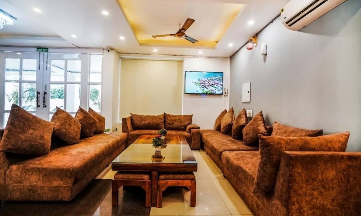 Zirakpur Hotel | HOTEL ALMOND