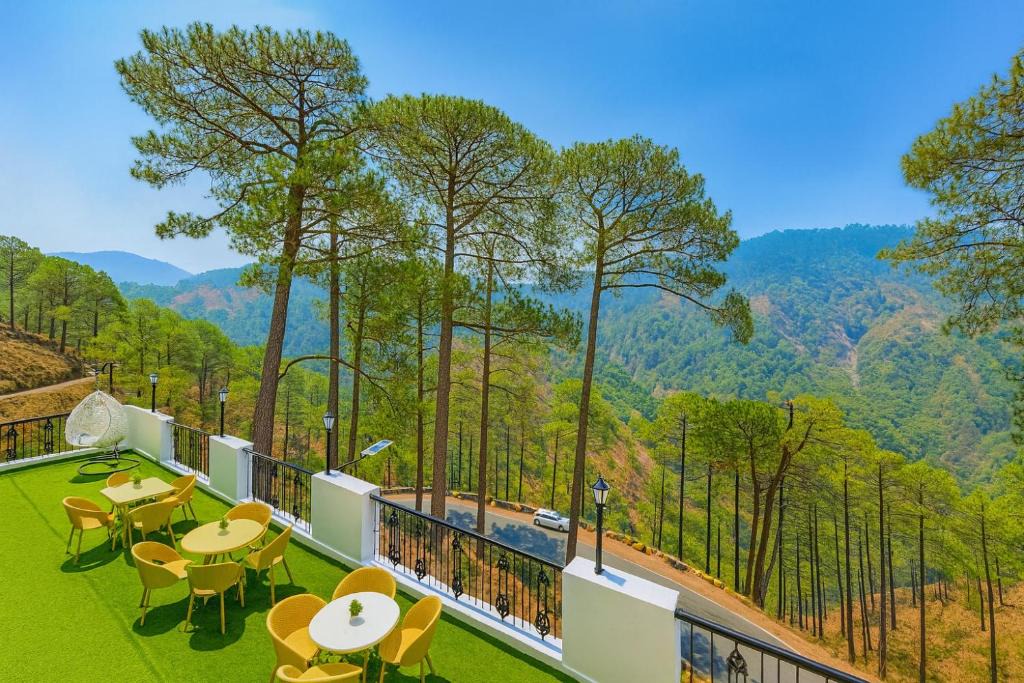 Nainital Hotel | Hotel Ambience Hill Nainital - near Bhowali
