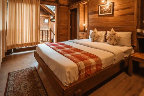 Naina Range Hotel | Hotel Aranya Virasat, Pangot - Best Luxury Hotel at Nainital