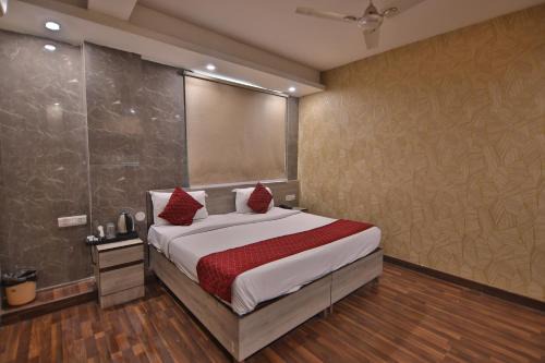 D6 Bed & Breakfast | Hotel Aravali Residency Near ILBS, Vasant Kunj