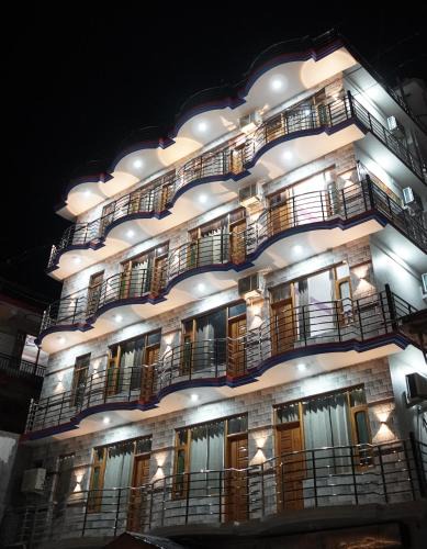 Bajaura Hotel | Hotel Arijika View
