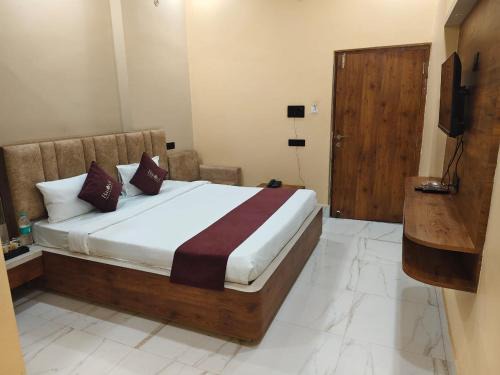 Deoghar Hotel | Hotel Asha Palace By Basotel