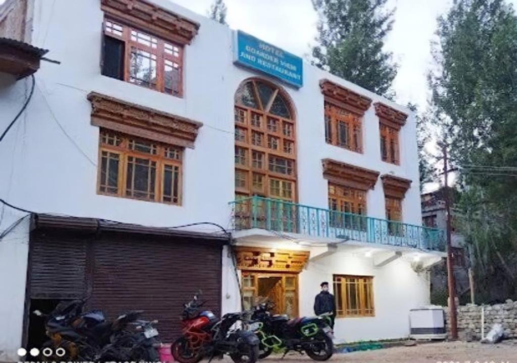 Shargole House | Hotel Border View