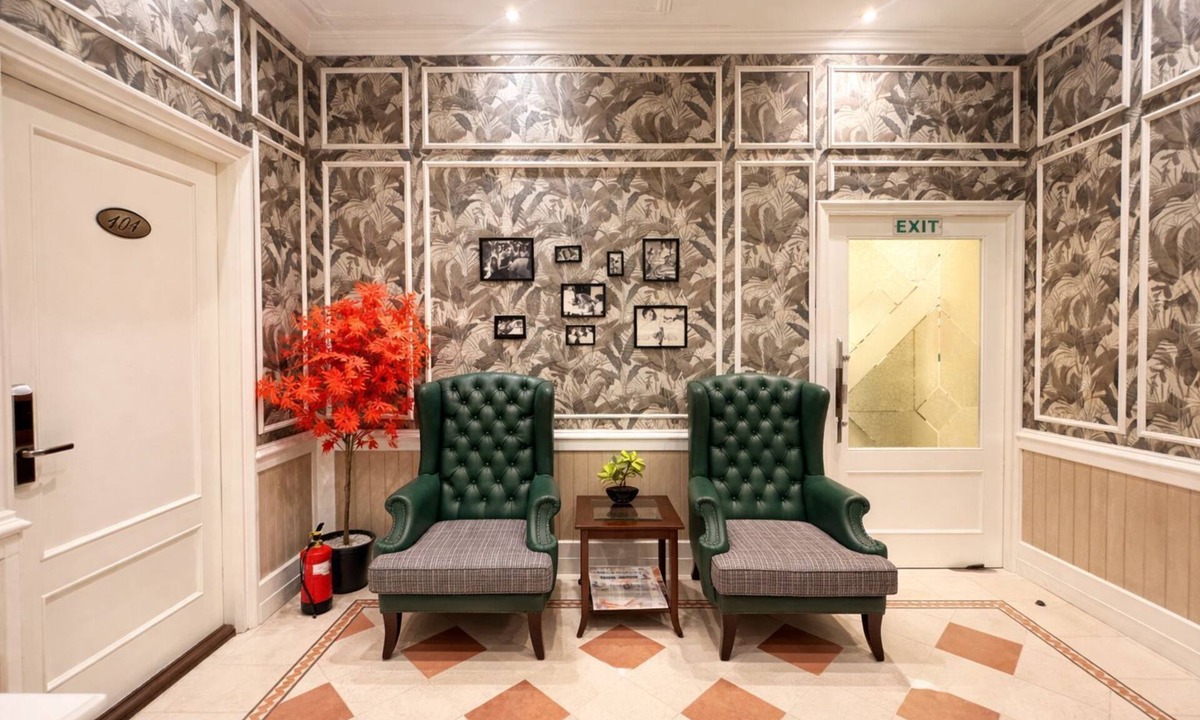 Connaught Place Hotel | Hotel Bright