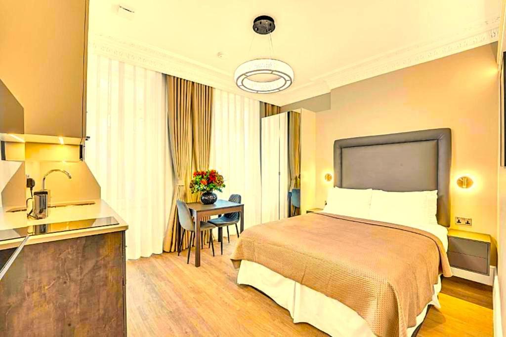 Varanasi House | Hotel Devanshi Villa