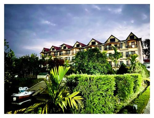 Lataguri Resort | Hotel Dream Land With Swimming Pool Facility In Lataguri