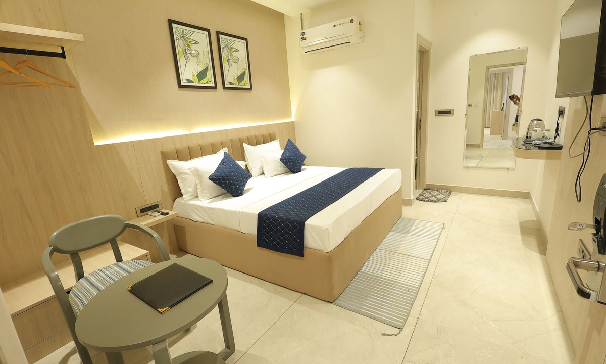 Karnal Hotel | HOTEL DREAMZ