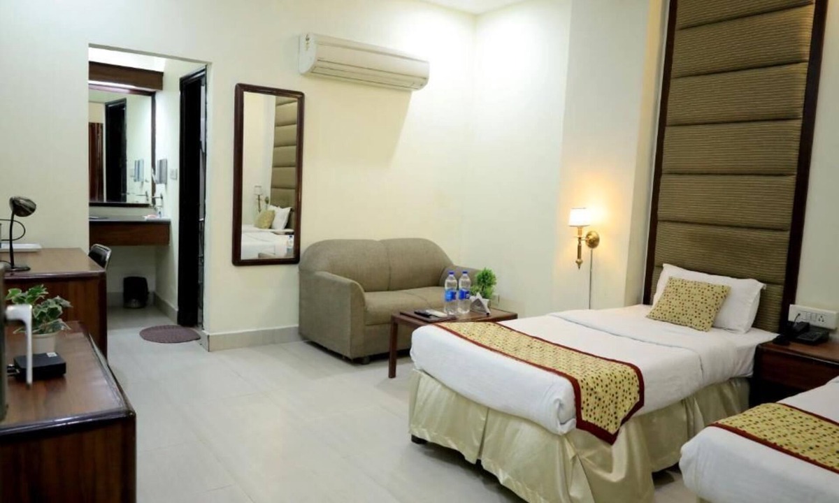 Karnal Hotel | HOTEL DREAMZ RESIDENCY