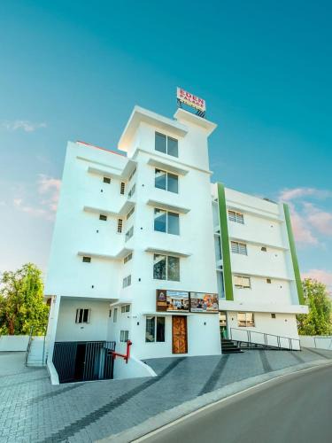 Thrissur Bed & Breakfast | Hotel Eden Palace