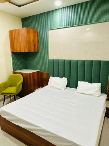 Amritsar Hotel | Hotel Fame 99