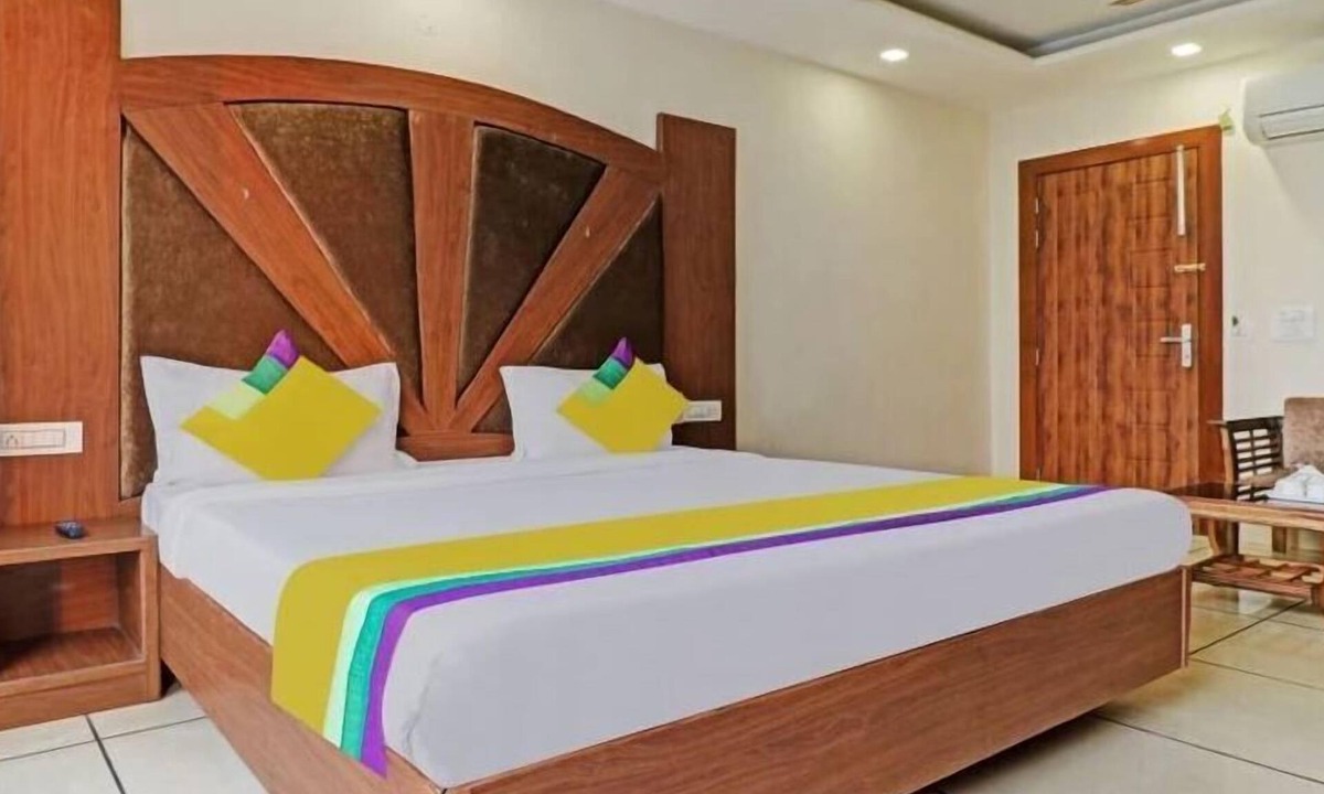 Zirakpur Hotel | Hotel Grand Signia 9115357741