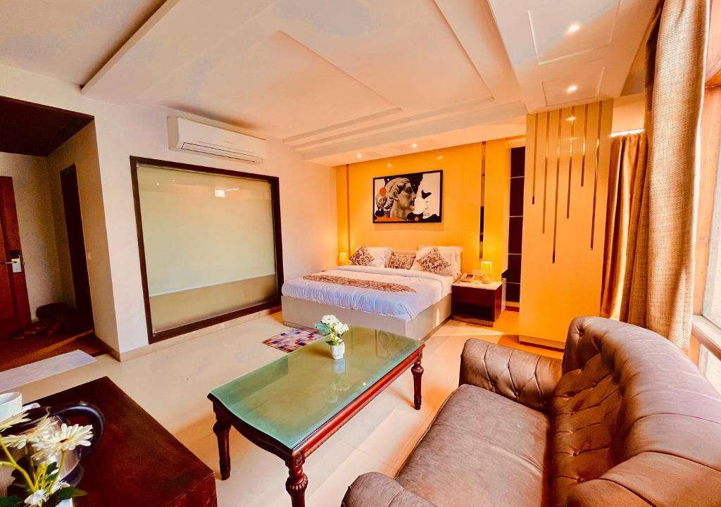 Vashist Hotel | Hotel Hollywood Vibes #riverview #premium rooms #prime location #most awarded #parking #top rated #open terrace #lawn #best selling hotel in manali
