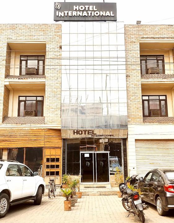 Jalandhar Hotel | HOTEL INTERNATIONAL - Adjoining INDO Canadian Transport & ISBT Jalandhar City - Corporate, Families, Solo Travellers, Couples Favorite