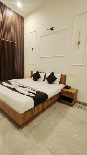 Dehradun Hotel | Hotel Laxmi Palace Near ISBT Dehradun