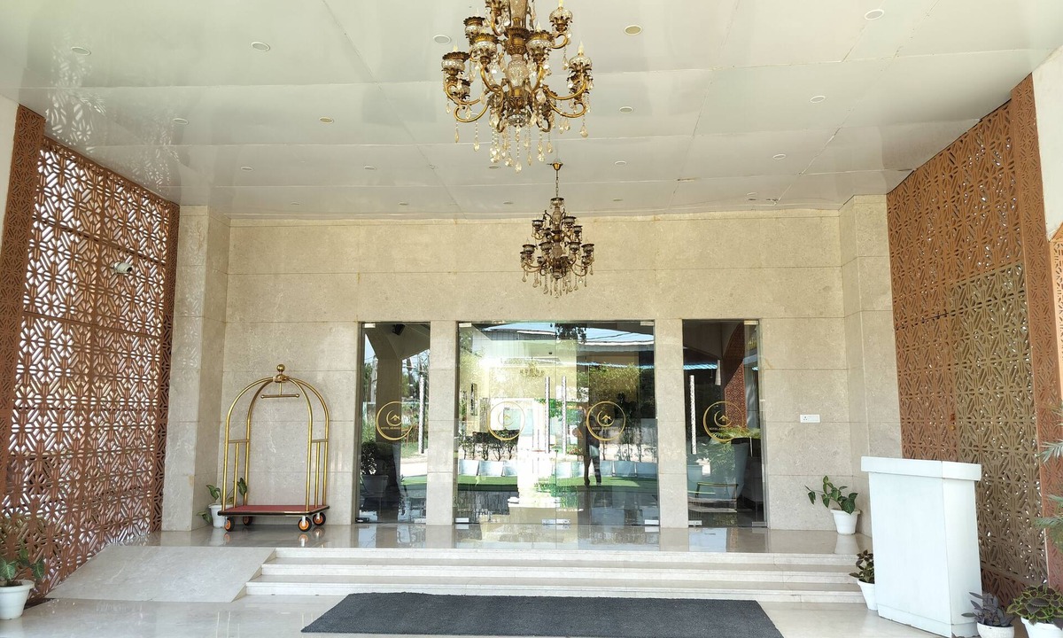 New Delhi Hotel | Hotel Luxe Opera NH8 - 7km from IGI Delhi Airport