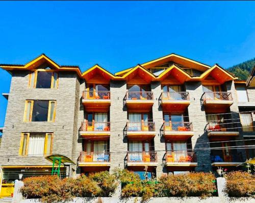 Aleo Hotel | Hotel Manali Castle # Near Mall Road # Parking # Mountain view Rooms