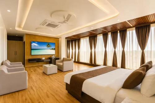 Alambagh Hotel | Hotel Manglam Inn Near CCS International Airport