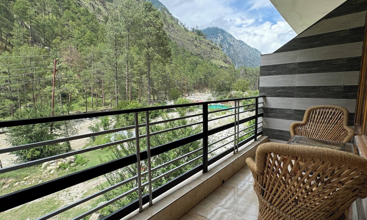 Kasol Hotel | Hotel Mid Orchard Kasol (Riverside)