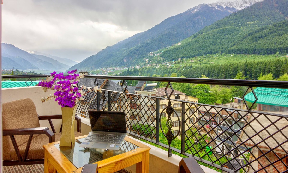 Aleo Bed & Breakfast | Hotel Monarch Residency Manali
